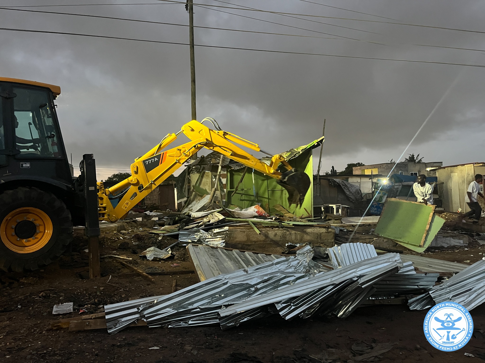 EXERCISE TO REMOVE UNAUTHORIZED STRUCTURES AT KWASHIE-BU